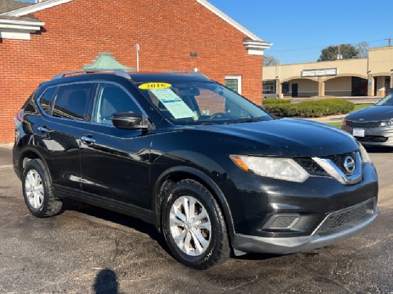 2016 Nissan Rogue in New Carlisle, OH 45344 - 2324060