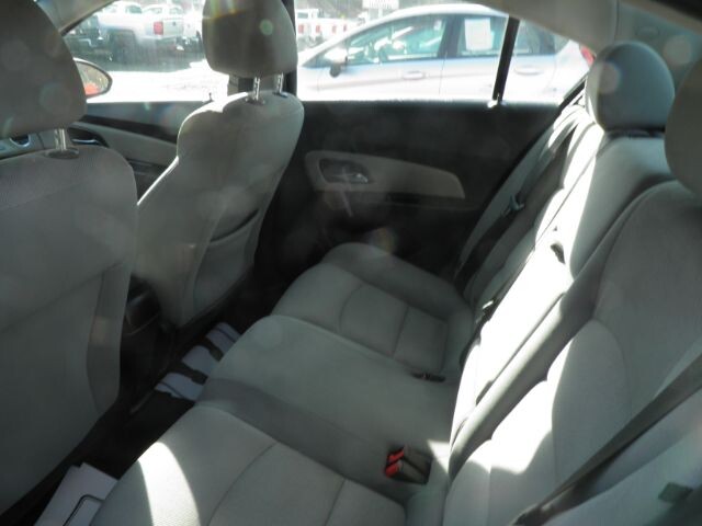 2016 Chevrolet Cruze in Barton, MD 21521 - 2325326 4