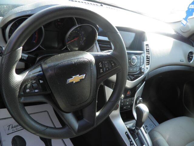 2016 Chevrolet Cruze in Barton, MD 21521 - 2325326 3