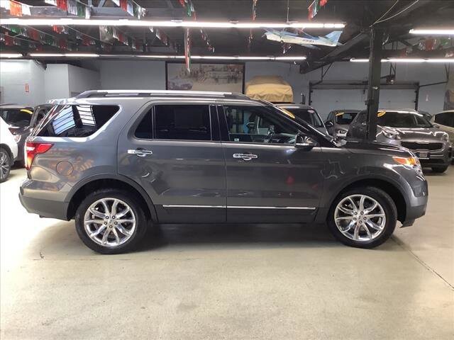 2015 Ford Explorer in Chicago, IL 60659 - 2325947 6