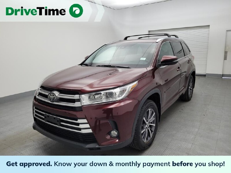 2017 Toyota Highlander in Maple Heights, OH 44137 - 2326618