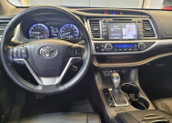 2017 Toyota Highlander in Maple Heights, OH 44137 - 2326618 22