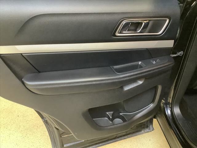 2016 Ford Explorer in Chicago, IL 60659 - 2326820 17