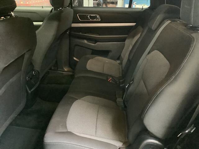 2016 Ford Explorer in Chicago, IL 60659 - 2326820 18