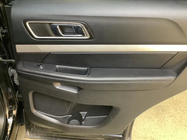 2016 Ford Explorer in Chicago, IL 60659 - 2326820 21