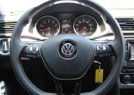 2017 Volkswagen Passat in Decatur, GA 30032 - 2326861 17