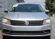 2017 Volkswagen Passat in Decatur, GA 30032 - 2326861 3