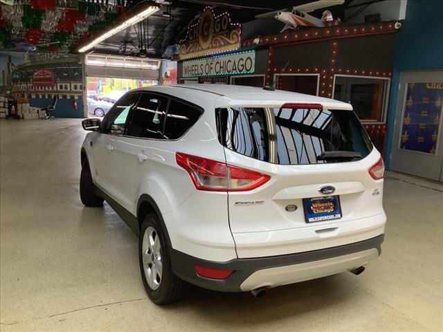 2016 Ford Escape in Chicago, IL 60659 - 2327087 3