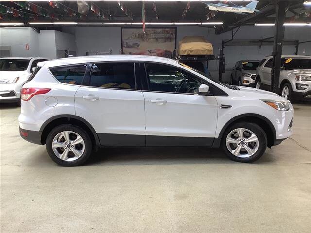 2016 Ford Escape in Chicago, IL 60659 - 2327087 6
