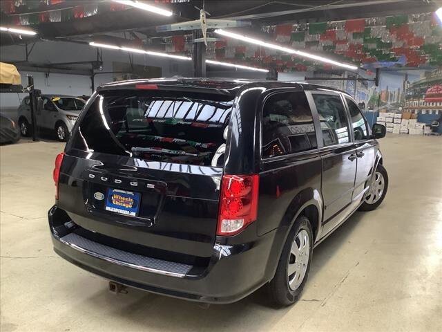 2015 Dodge Grand Caravan in Chicago, IL 60659 - 2327088 5