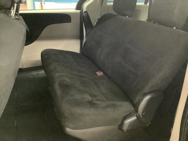 2015 Dodge Grand Caravan in Chicago, IL 60659 - 2327088 16