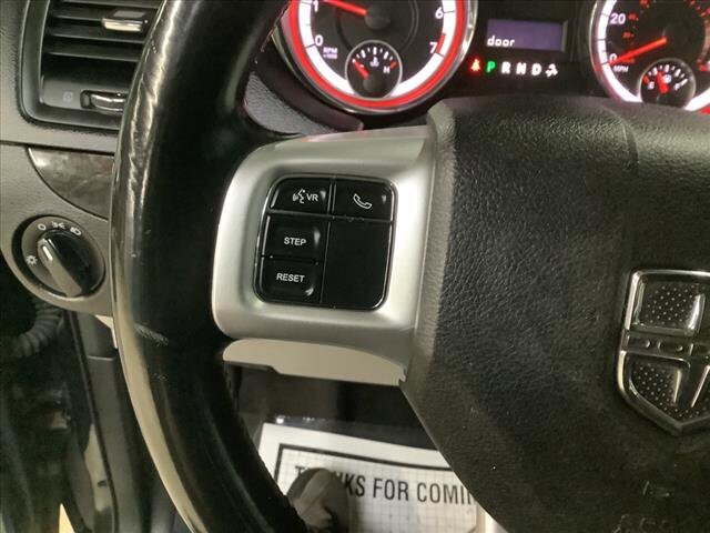 2015 Dodge Grand Caravan in Chicago, IL 60659 - 2327088 12