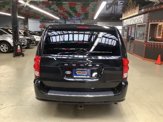 2015 Dodge Grand Caravan in Chicago, IL 60659 - 2327088 4
