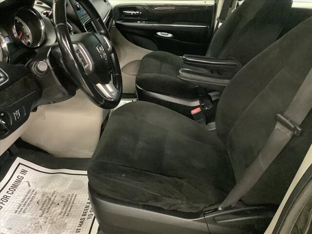 2015 Dodge Grand Caravan in Chicago, IL 60659 - 2327088 10