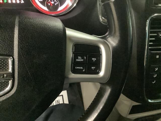 2015 Dodge Grand Caravan in Chicago, IL 60659 - 2327088 13