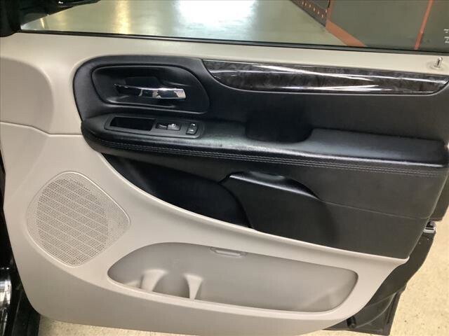 2015 Dodge Grand Caravan in Chicago, IL 60659 - 2327088 19