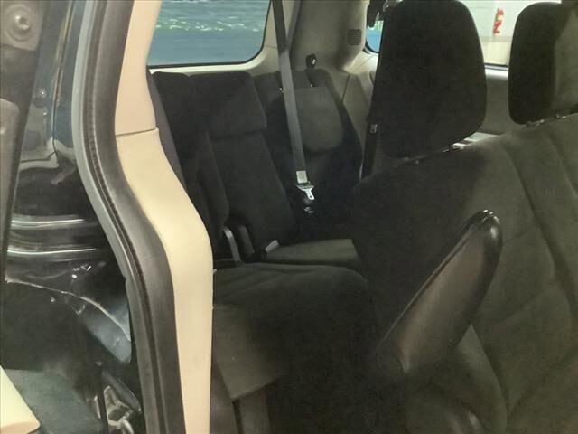 2015 Dodge Grand Caravan in Chicago, IL 60659 - 2327088 18