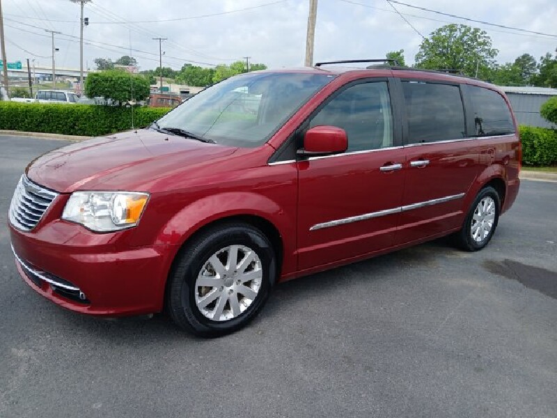 2015 Chrysler Town & Country in North Little Rock, AR 72117 - 2327090