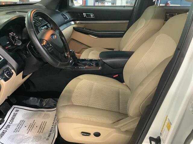 2017 Ford Explorer in Chicago, IL 60659 - 2327485 10