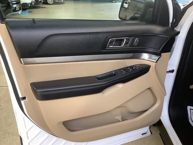 2017 Ford Explorer in Chicago, IL 60659 - 2327485 9