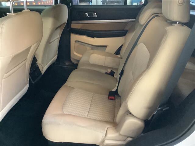2017 Ford Explorer in Chicago, IL 60659 - 2327485 18