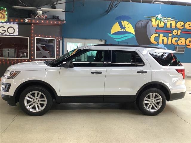 2017 Ford Explorer in Chicago, IL 60659 - 2327485 2