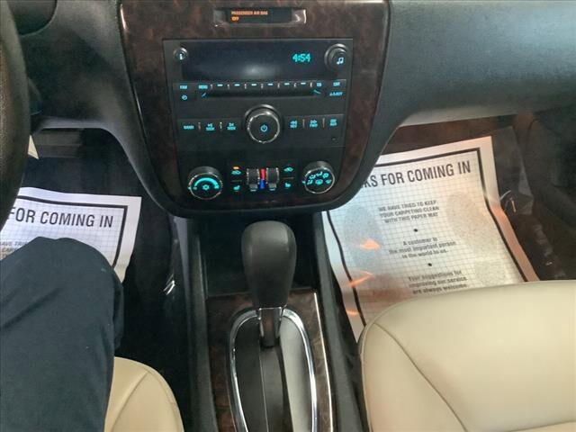 2016 Chevrolet Impala in Chicago, IL 60659 - 2328012 15