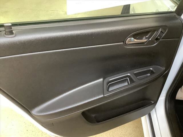 2016 Chevrolet Impala in Chicago, IL 60659 - 2328012 16