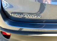 2018 Toyota Highlander in Tacoma, WA 98409 - 2328654 7