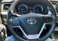2018 Toyota Highlander in Tacoma, WA 98409 - 2328654 26
