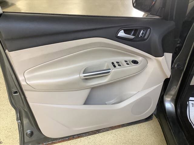 2015 Ford Escape in Chicago, IL 60659 - 2328667 9