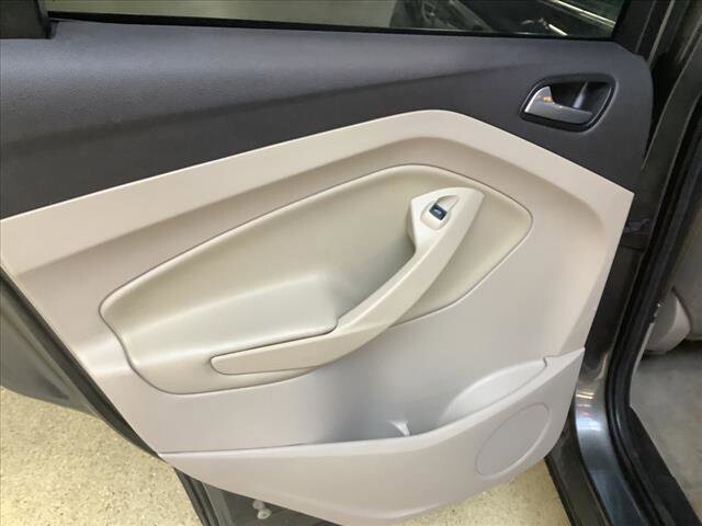 2015 Ford Escape in Chicago, IL 60659 - 2328667 16