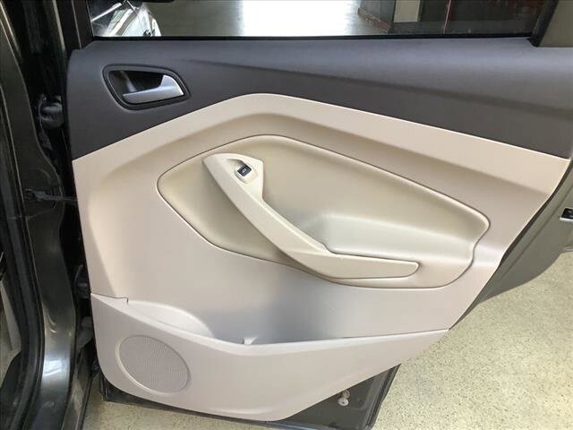 2015 Ford Escape in Chicago, IL 60659 - 2328667 19