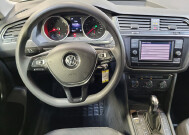 2019 Volkswagen Tiguan in Van Nuys, CA 91411 - 2328726 22