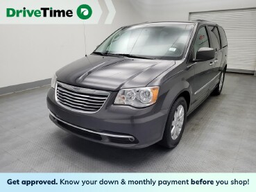 2015 Chrysler Town & Country in Des Moines, IA 50310