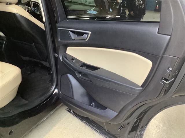 2019 Ford Edge in Chicago, IL 60659 - 2329258 19