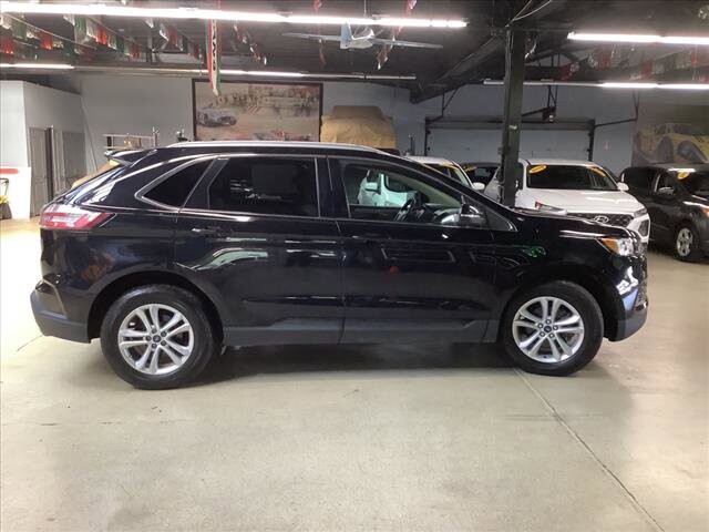 2019 Ford Edge in Chicago, IL 60659 - 2329258 6