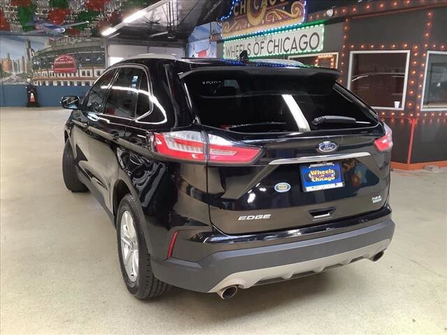 2019 Ford Edge in Chicago, IL 60659 - 2329258 3