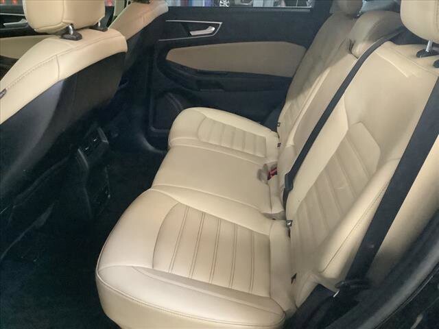 2019 Ford Edge in Chicago, IL 60659 - 2329258 17