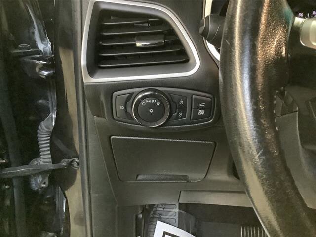 2019 Ford Edge in Chicago, IL 60659 - 2329258 11