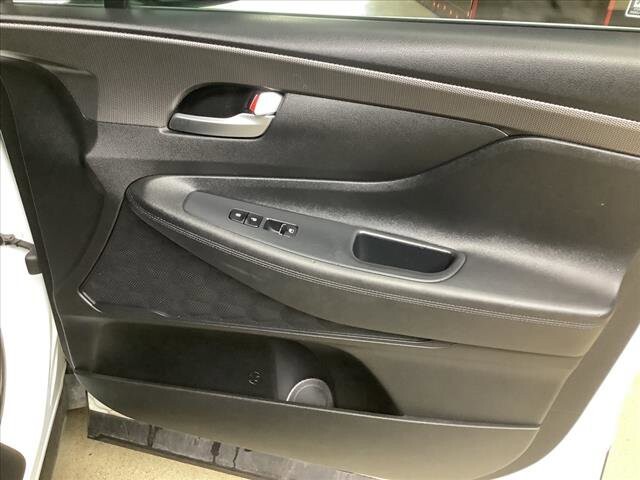 2019 Hyundai Santa Fe in Chicago, IL 60659 - 2329259 22