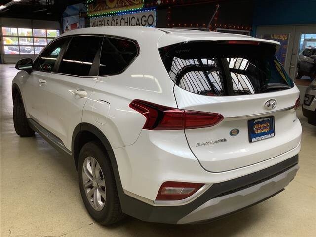 2019 Hyundai Santa Fe in Chicago, IL 60659 - 2329259 3