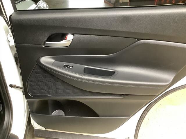 2019 Hyundai Santa Fe in Chicago, IL 60659 - 2329259 20