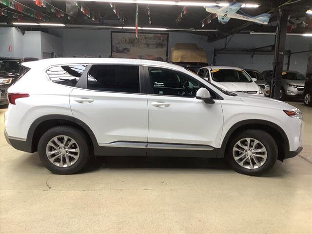 2019 Hyundai Santa Fe in Chicago, IL 60659 - 2329259 6
