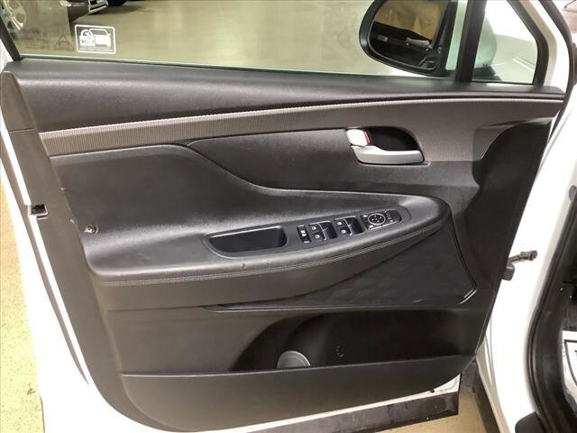 2019 Hyundai Santa Fe in Chicago, IL 60659 - 2329259 9