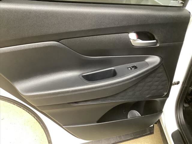 2019 Hyundai Santa Fe in Chicago, IL 60659 - 2329259 17