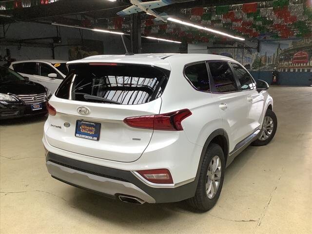 2019 Hyundai Santa Fe in Chicago, IL 60659 - 2329259 5