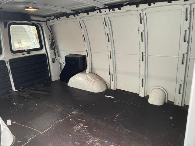 2014 Chevrolet Express 2500 in Blauvelt, NY 10913 - 2329620 38