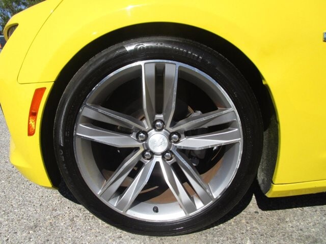 2018 Chevrolet Camaro in Tampa, FL 33604-6914 - 2329643 16