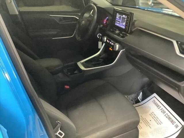 2019 Toyota RAV4 in Chicago, IL 60659 - 2329645 26